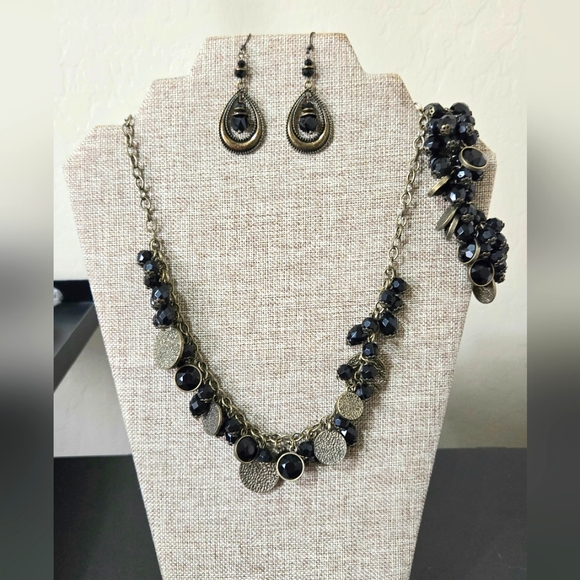 Premier Designs Black Crystal Necklace, Earrings, & Bracelet Ensemble - Picture 4 of 4